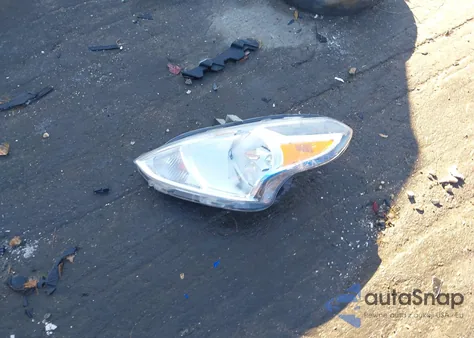 2016 Nissan Versa 1.6 Sv z USA, uszkodzony, nr VIN 3N1CN7AP1GL900358